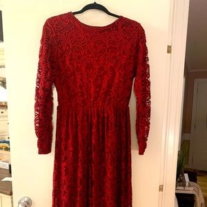 Klassy girl burgundy lace midi dress